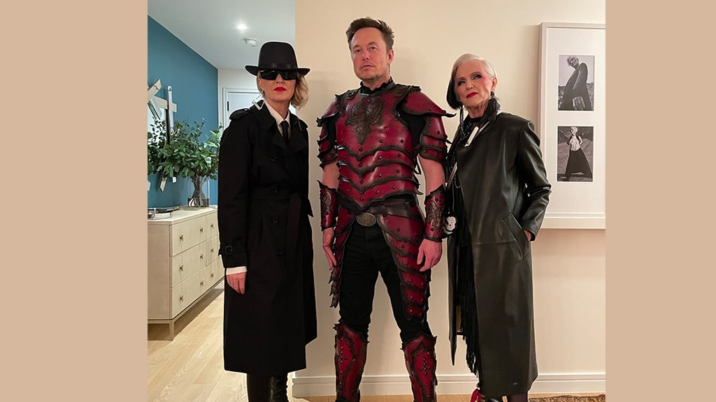 Elon Musk Halloween Devil's Champion with 7,500 costume [Video