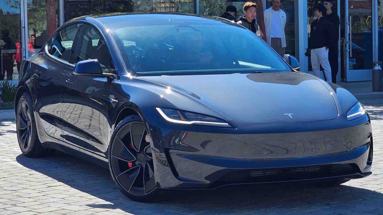 Tesla Model 3 Ludicrous bucket seats bring 'Ludicrous' badge - EONMSK News