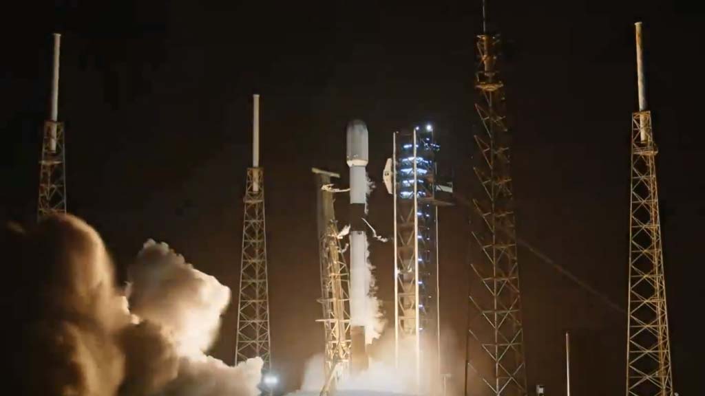 SpaceX Falcon 9 Lifting off from Space Launch Complex 40 at Cape Canaveral Space Force Station in Florida