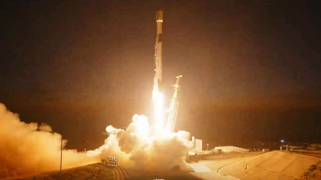 SpaceX Falcon 9 Liftoff