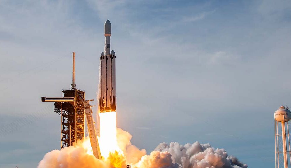 SpaceX Falcon Heavy Liftoff