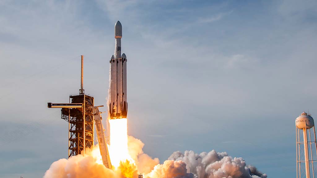 SpaceX Falcon Heavy Liftoff