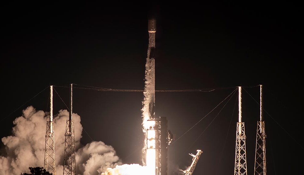 SpaceX Falcon 9 Rocket Lifting Off