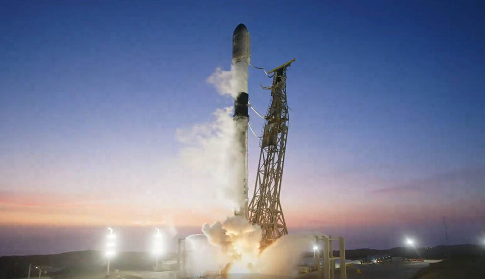 SpaceX Falcon 9 Liftoff from Space Launch Complex 4 East at Vandenberg Space Force Station in California