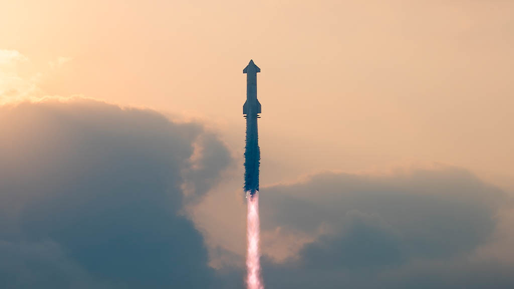 SpaceX Starship Flight 4 Liftoff