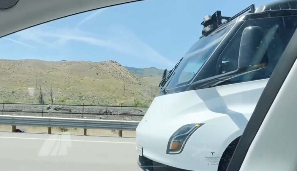 Tesla Semi Spotted testing LiDAR sensors for FSD self-driving