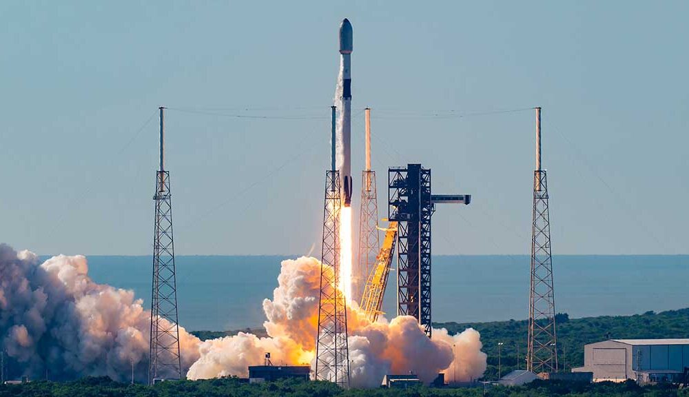 SpaceX Falcon 9 Liftoff