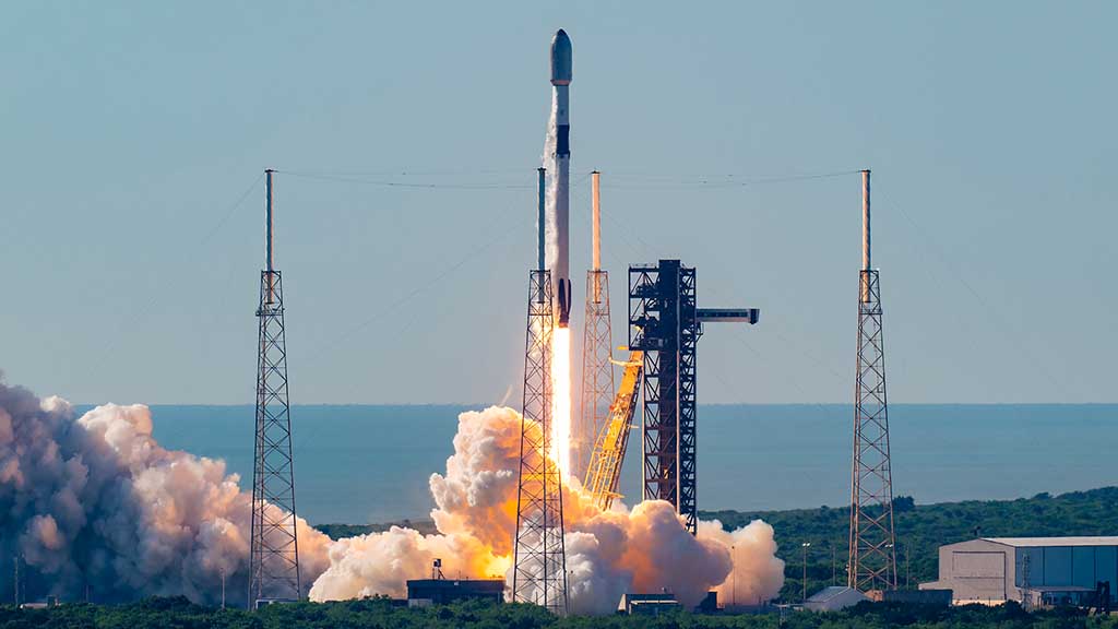 SpaceX Falcon 9 Liftoff