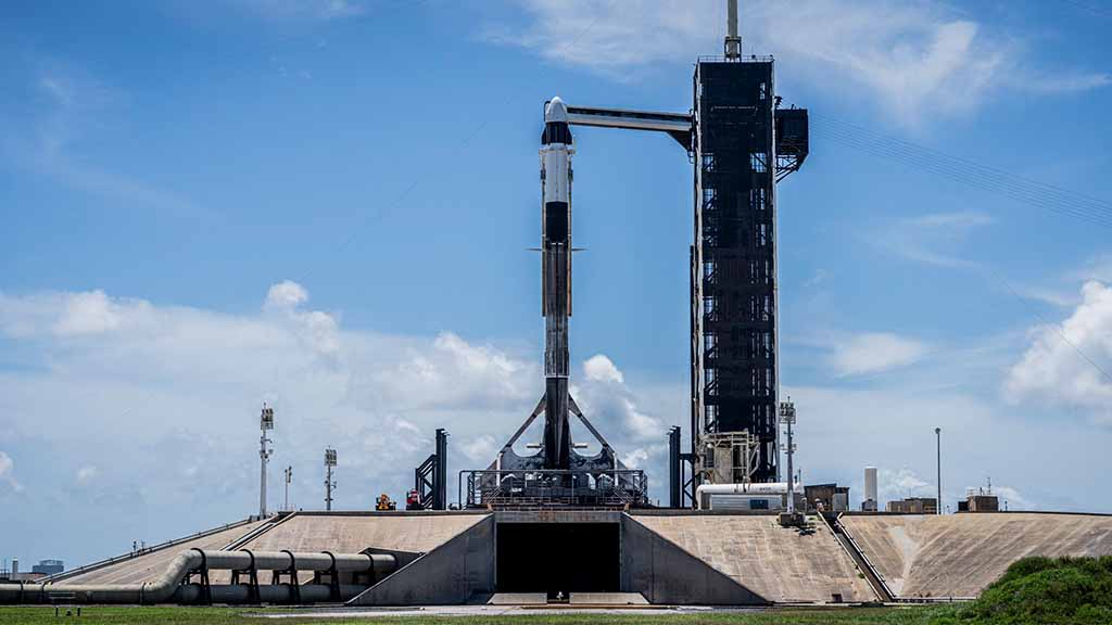 SpaceX Falcon 9 with Dragon Spacecraft standing vertical on Launch Complex 39A at Kennedy Space Center in Florida