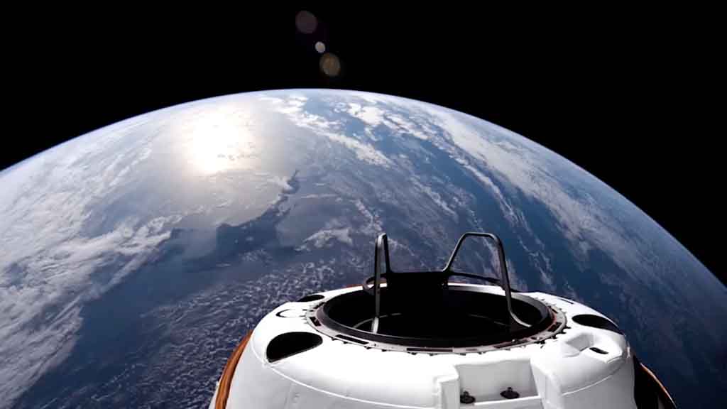 Polaris Dawn SpaceX Dragon Spacecraft at 1,400 km above Earth