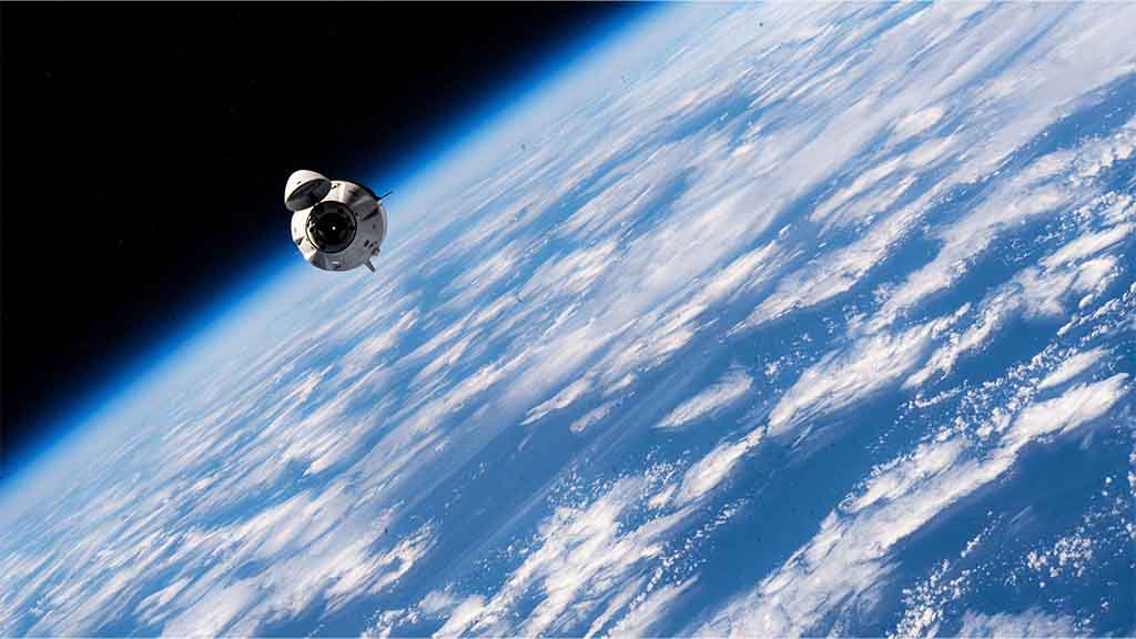 SpaceX Dragon Returning to Earth