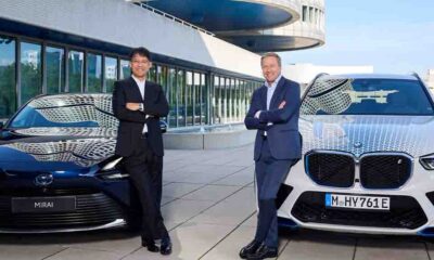 Koji Sato, President of Toyota (Left), Oliver Zipse, Chairman of the Board of Management, BMW AG (right)