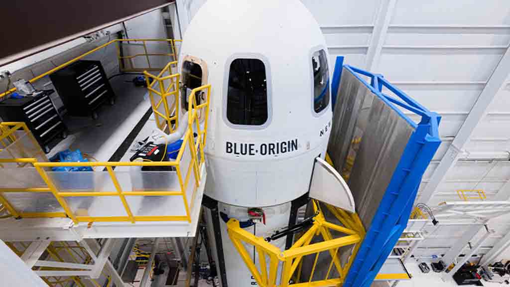 Blue Origin loading payload to New Shepard for NS-27 flight