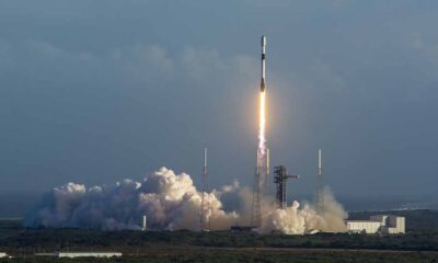 SpaceX Falcon 9 Lifting Off