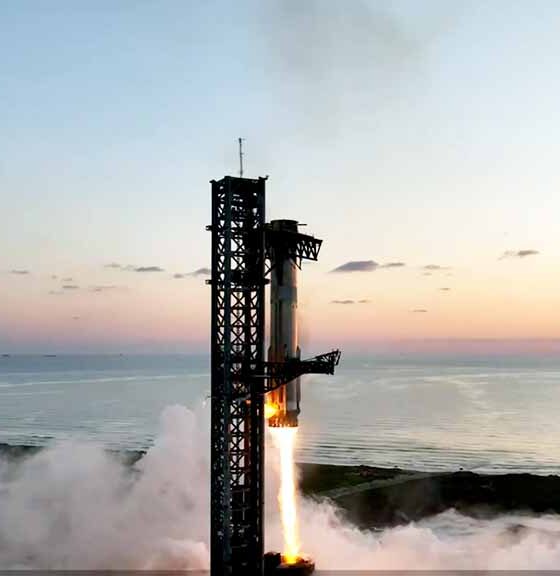 Launch Tower at Boca Chica Starbase Facility catched Starship 5 Booster after final burn