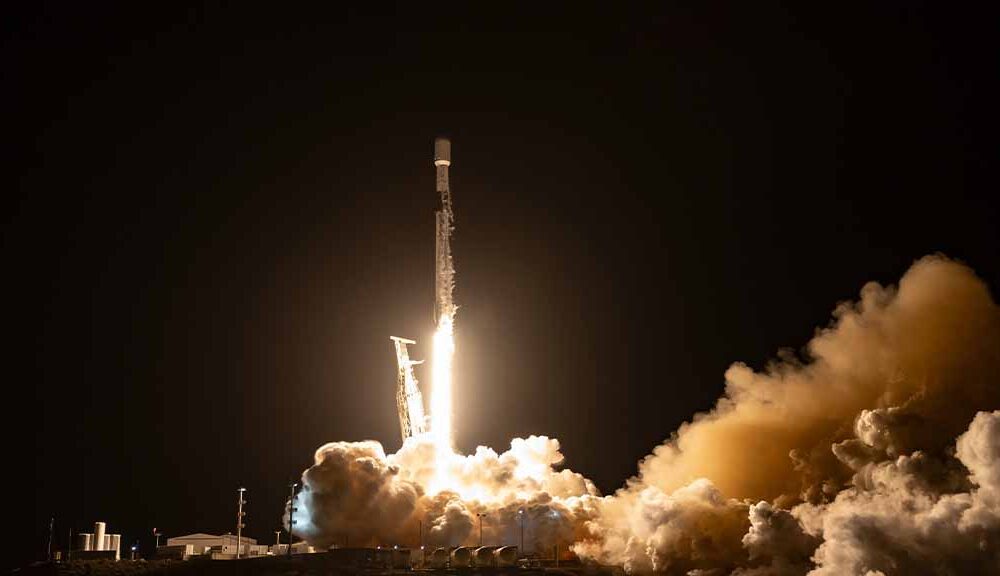 SpaceX Falcon 9 Liftoff