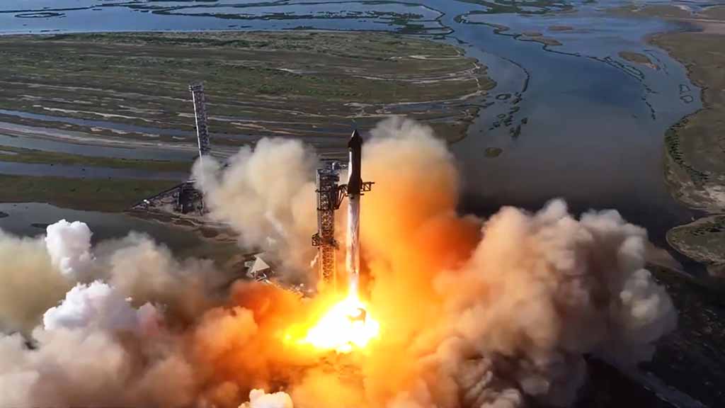 SpaceX Starship Flight 6 Liftoff