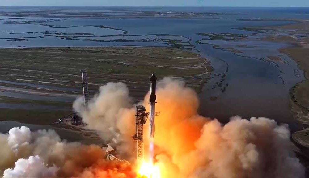 SpaceX Starship Flight 6 Liftoff