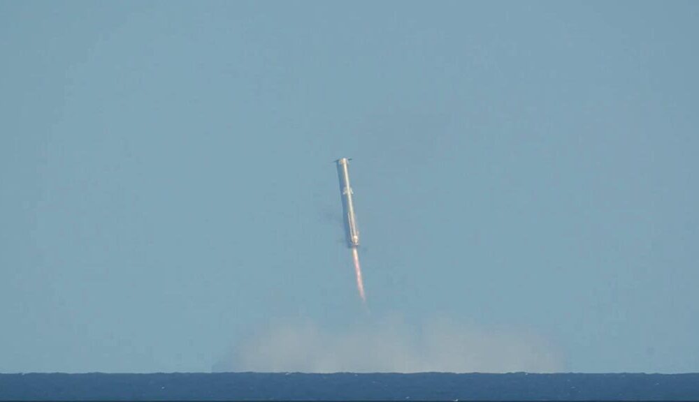 Sixth SpaceX Starship Super Heavy Booster Slashdown into the Gulf of Mexico